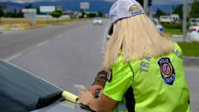 Düzce’de trafik ekipleri kural tanımayan sürücülere geçit vermiyor. 6-12 Temmuz