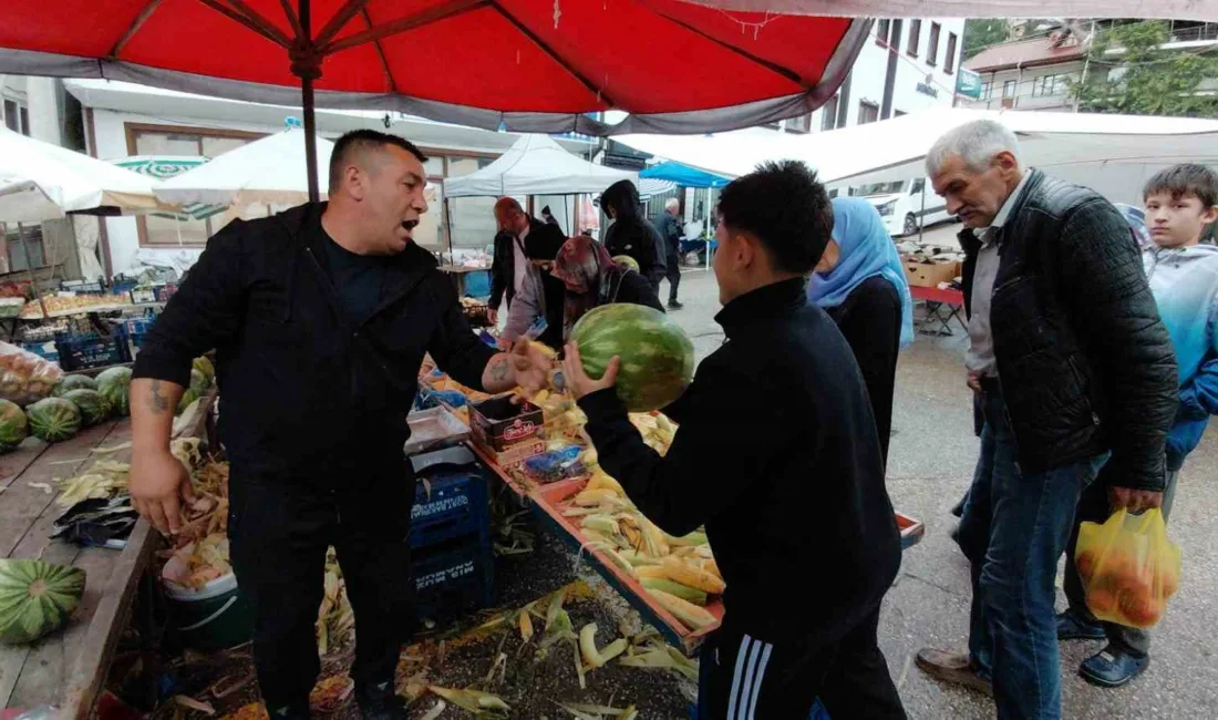 Bolu’nun Mudurnu ilçesinde pazarcı esnafı Ömer Faruk Meşelikaş, yaklaşık 1