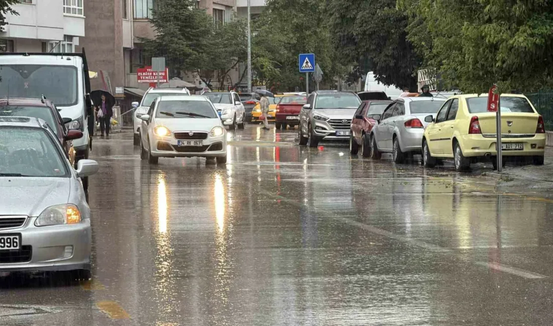 Bolu’da Meteoroloji Genel Müdürlüğü’nün kuvvetli yağış uyarısının ardından etkili olan