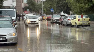 Bolu’da Meteoroloji Genel Müdürlüğü’nün kuvvetli yağış uyarısının ardından etkili olan