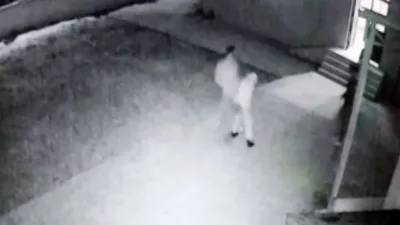 Kocaeli’nin İzmit ilçesinde cami avlusunda uygunsuz davranışlarda bulunana genç çifti