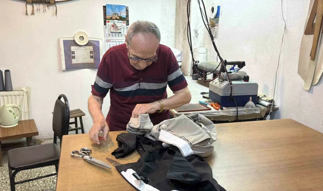 Zonguldak’ın Alaplı ilçesinde 76 yaşındaki terzi Reşat Yavuz, çocuk yaşta