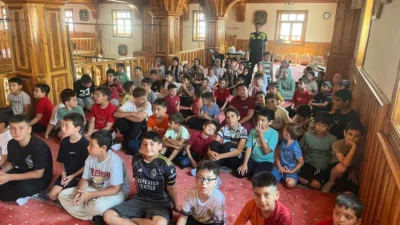 Düzce’nin Cumayeri ilçesinde Merkez Cami Yaz Kur’an Kursu öğrencileri, trafik