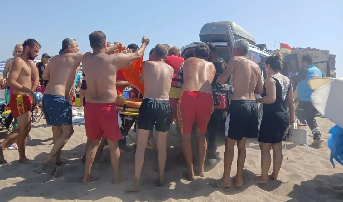 Sakarya’nın Karasu ilçesinde denizde yüzerken kalp krizi geçiren adam, cankurtaran