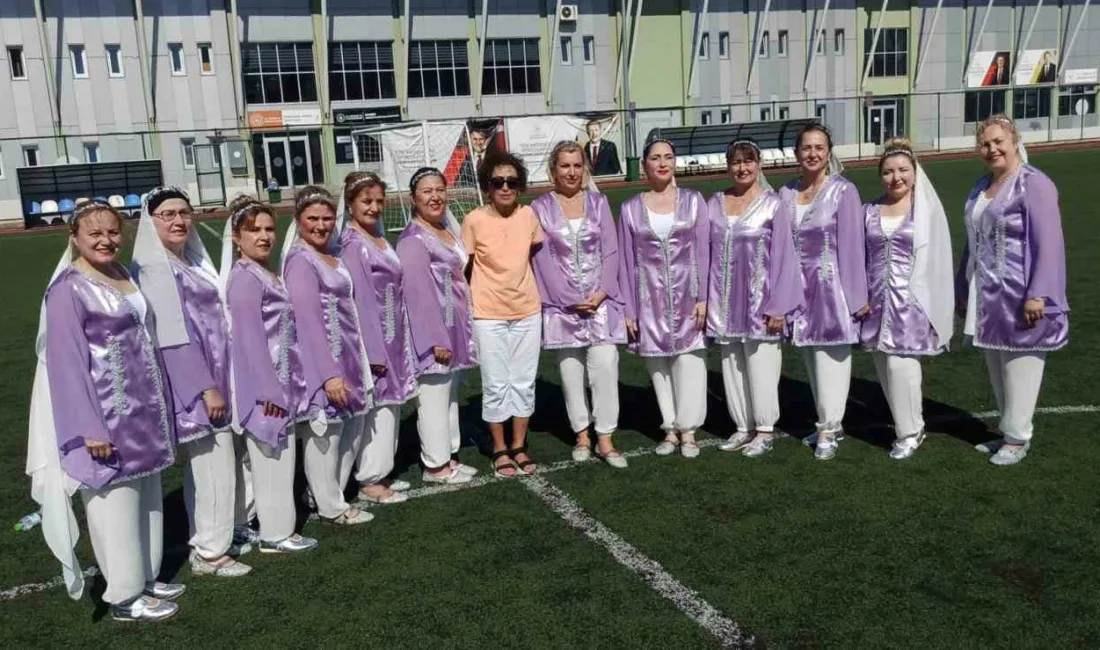 Zonguldak’ın Devrek ilçesinde faaliyetlerini sürdüren Devrek Halk Oyunları ekibi çeşitli