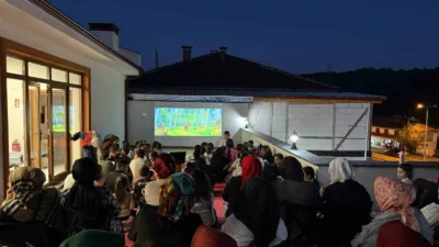 DÜZCE (İHA) – Düzce’nin Boğaziçi Beldesinde Genç Ofis’te düzenlenen sinema