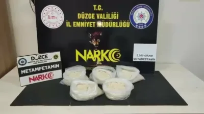 Düzce Cumhuriyet Başsavcılığı koordinesinde yapılan uyuşturucu operasyonunda yaklaşık piyasa değeri