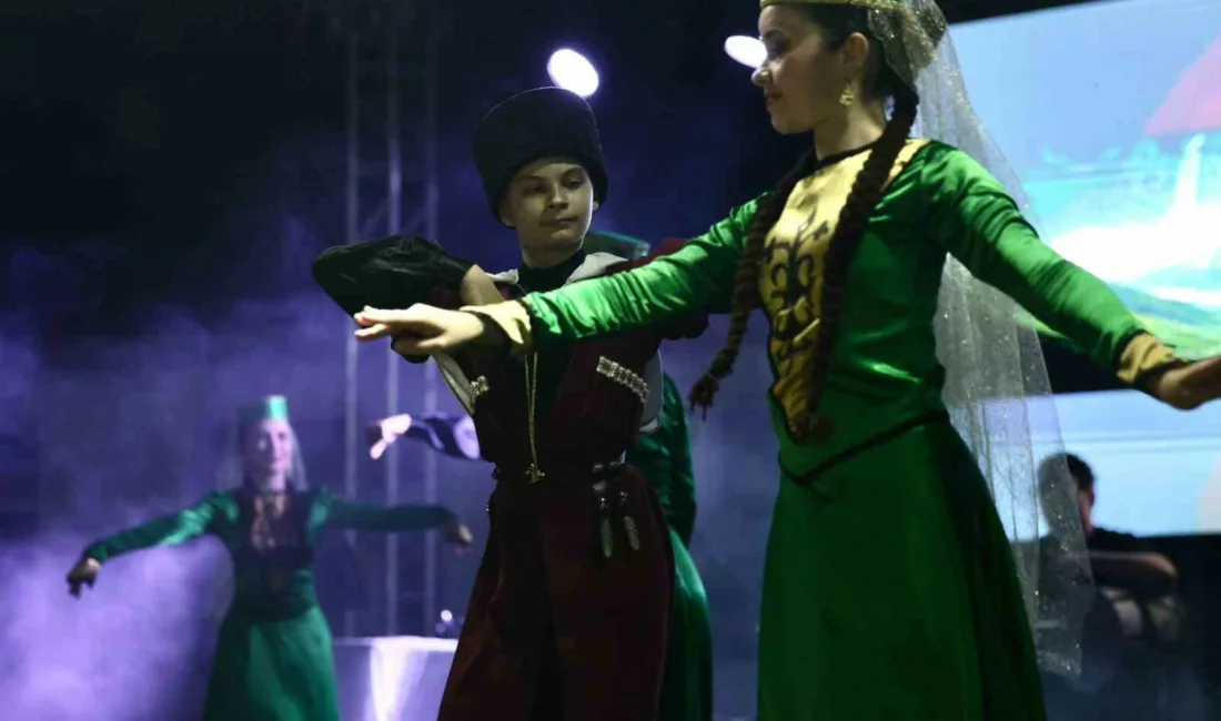 Düzce’nin Gölyaka ilçesine bağlı Köprübaşı Ömerefendi köyünde düzenlenen Adige Kültür