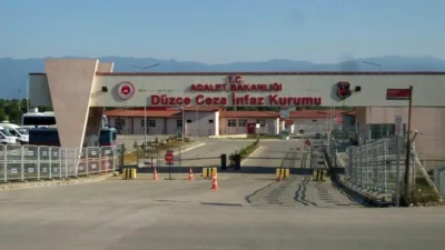 Düzce’nin Gümüşova ilçesinde jandarma yalanıyla yaşlı bir vatandaşı dolandıran şüpheliler
