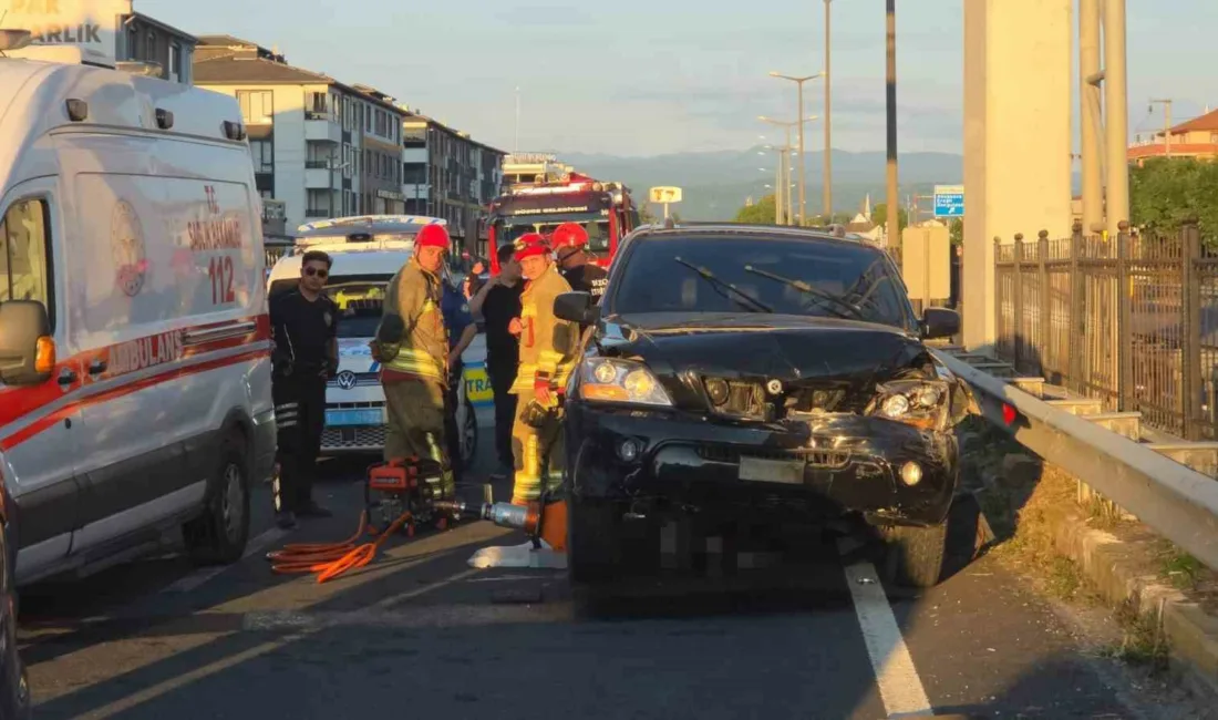 Düzce’de 2 araç ve 1 motosikletin karıştığı zincirleme trafik kazasında