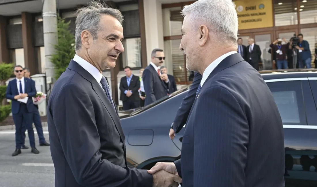 NATO Liderler Zirvesi kapsamında, Fransa Cumhurbaşkanı Emmanuel Macron ve Yunanistan