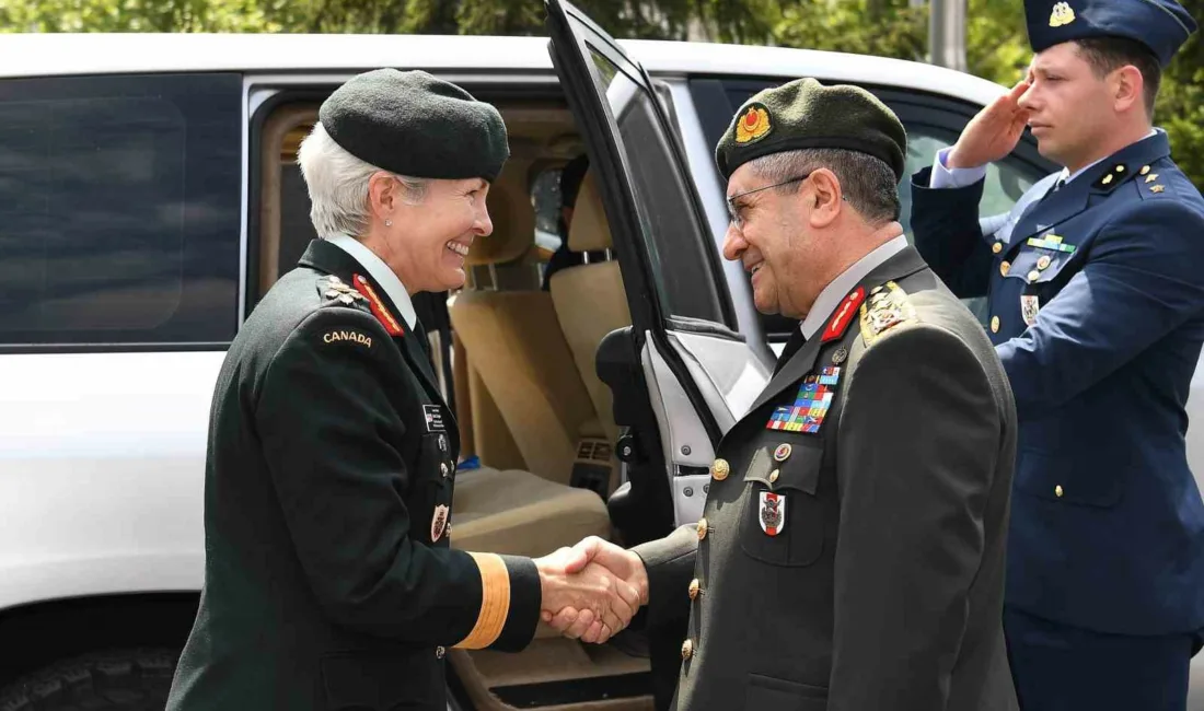 Genelkurmay Başkanı Orgeneral Selçuk Bayraktaroğlu, Kanada Genelkurmay Başkanı Orgeneral Jennie