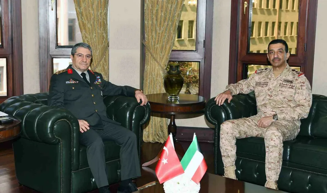 Genelkurmay Başkanı Orgeneral Selçuk Bayraktaroğlu, Kuveyt Genelkurmay Başkanı Korgeneral Khaled