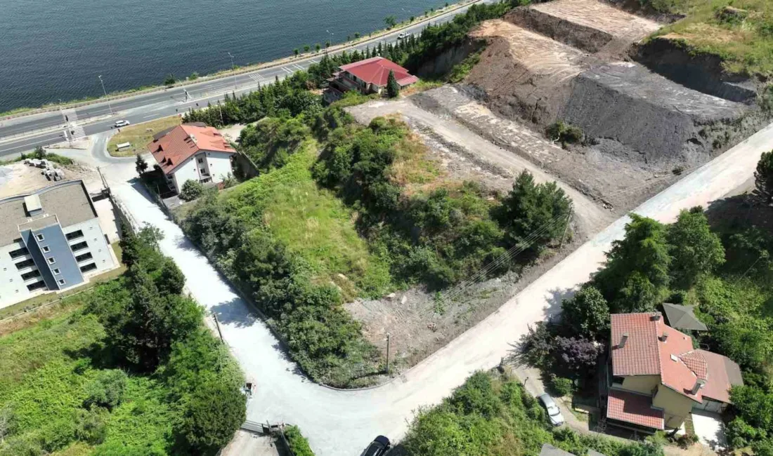 Gölcük Halıdere Mahallesi’nde altyapı çalışmaları sonrası bozulan yollarda yenileme çalışması