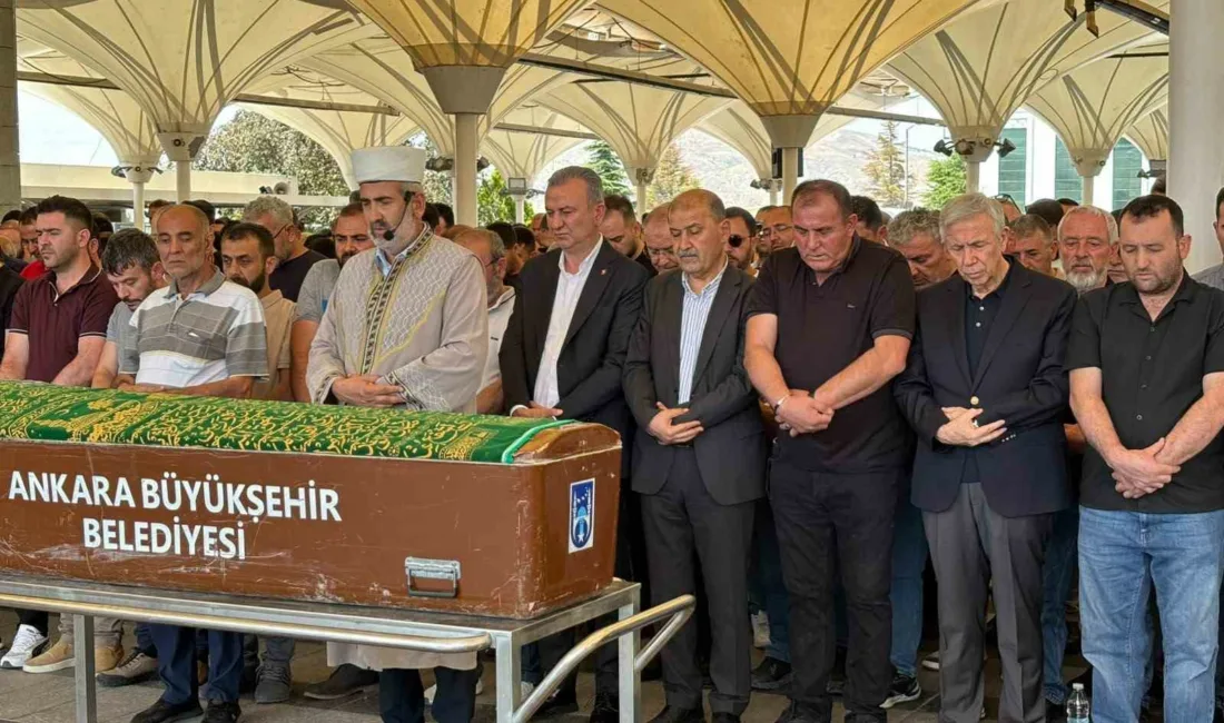 Ankara’da Büyükşehir Belediyesine ait üç hafriyat kamyonunun çarpıştığı kazada hayatını