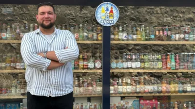 Bolu’da yaşayan Mustafa Akbaş, Türkiye’nin farklı şehirlerinden topladığı gazoz kapakları