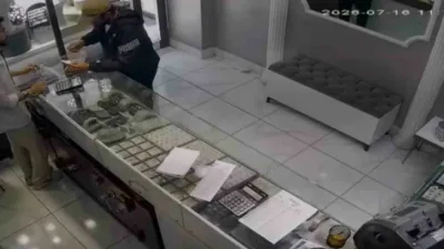 Ankara’da internetten soygun yöntemlerini araştırdıktan sonra silahla bir kuyumcuyu soyan