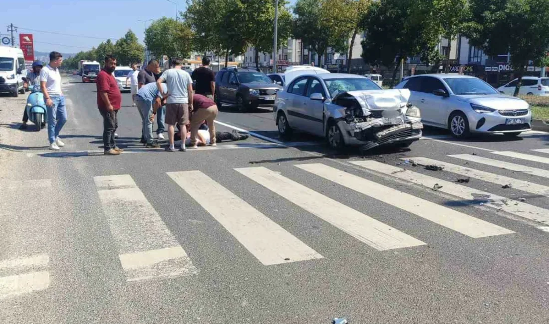 Düzce’de meydana gelen kazada ışıklı kavşakta 2 otomobil çarpıştı 1