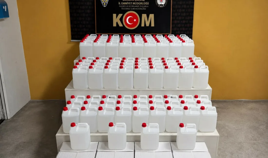 Sakarya’da polis ekiplerinin Anadolu Otoyolu’nda bir kamyona düzenlediği operasyonda, yaklaşık