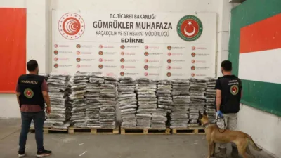 Kapıkule Gümrük Kapısı’nda gerçekleştirilen operasyonlarda piyasa değeri 1 milyar 37
