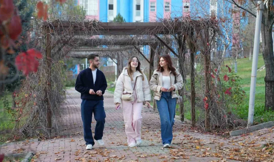 Üniversite tercihi yapacak adaylar için yalnızca akademik başarı değil, eğitim