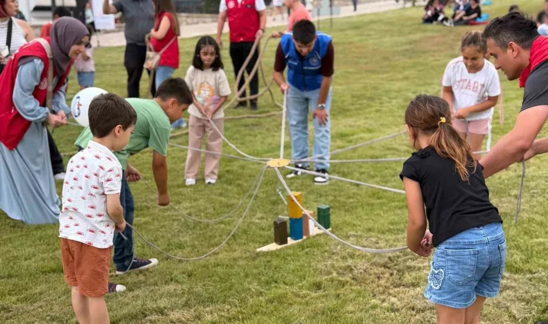 Karabük’te düzenlenen Karne Festivali’nde çocuklar, gün boyu doyasıya eğlendi. Karabük