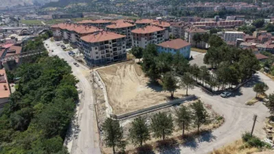 Karabük Belediye Başkanı Özkan Çetinkaya, Kartaltepe Mahallesi’nde yapımı süren park