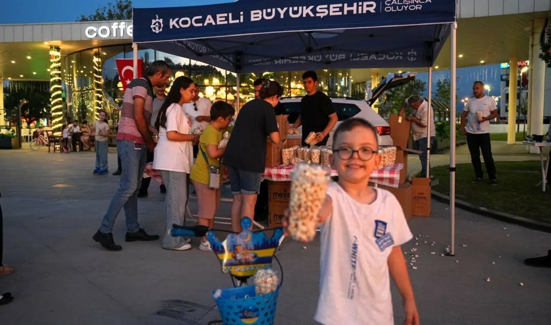 Kocaeli Büyükşehir Belediyesi tarafından kentin farklı noktalarında düzenlenen “Yaz Neşesi