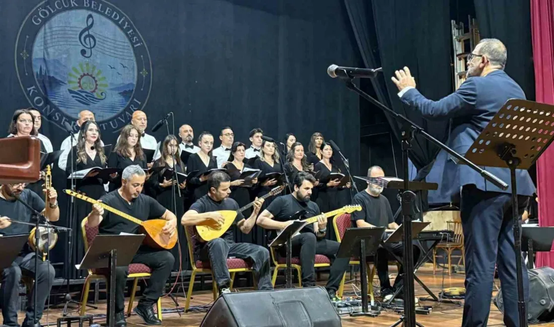 Gölcük Belediyesi Konservatuvarı öğrencilerinden oluşan Türk Halk Müziği Uygulama Topluluğu