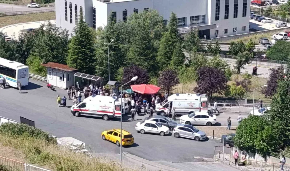Zonguldak’ın Karadeniz Ereğli ilçesinde sürücüsünün kontrolden çıkan otomobilin rampa aşağıya