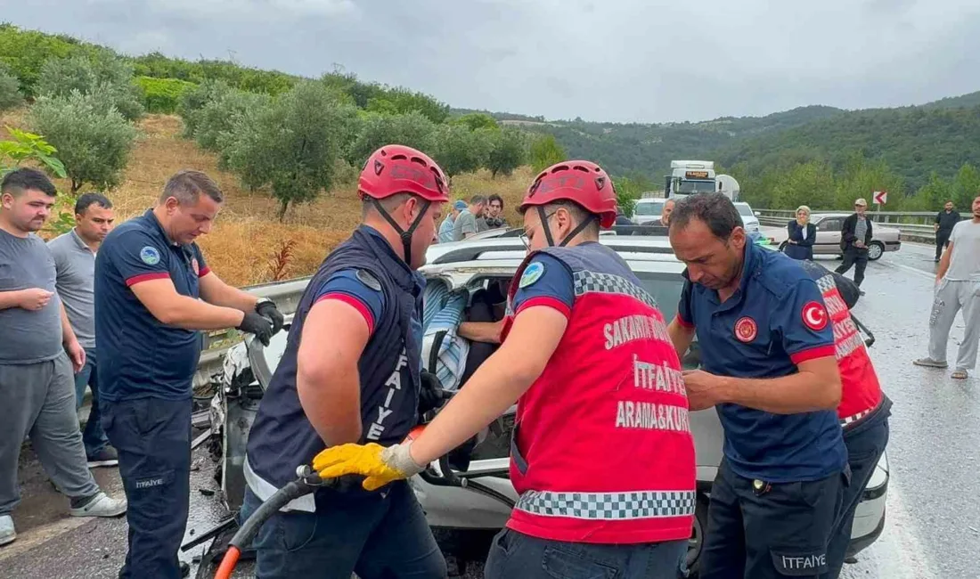 Sakarya’nın Geyve ilçesinde kontrolden çıkan otomobil, aynı yönde seyir halinde
