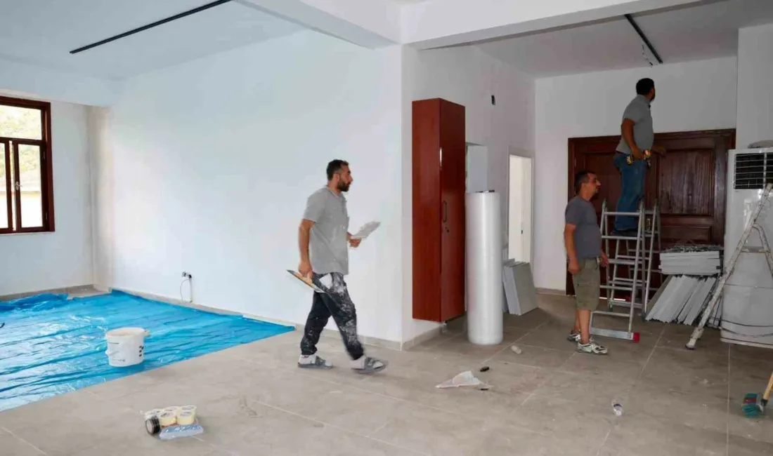 Körfez ilçesi Yeniyalı Mahallesi’nde inşa edilen Taşköprü Kültür Evi’nde çalışmalar