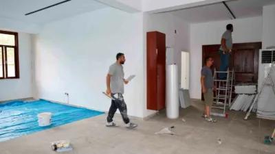 Körfez ilçesi Yeniyalı Mahallesi’nde inşa edilen Taşköprü Kültür Evi’nde çalışmalar