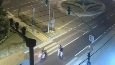 Düzce’de kara yolu üzerinde bulunan yaya geçidinde motosikletler çarpıştı. Kazada