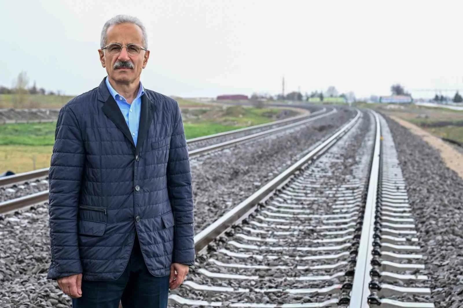 Ulaştırma ve Altyapı Bakanı Abdulkadir Uraloğlu, Bandırma-Bursa-Yenişehir-Osmaneli Hızlı Tren Projesi