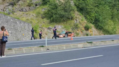 Zonguldak’ta otomobil ile tırın çarpıştığı kazada yaşlı çift hayatını kaybetti.