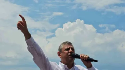 Cumhuriyet Halk Partisi (CHP) Grup Başkanı Özgür Özel, Zonguldak’ta partililer
