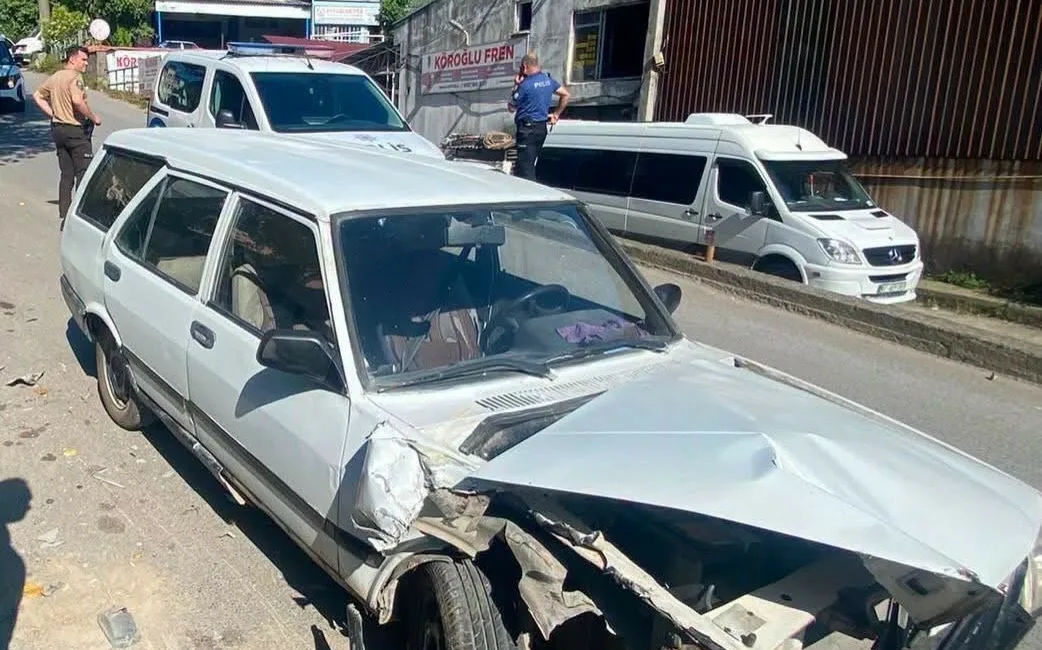 Zonguldak’ın Alaplı ilçesinde ilginç bir kaza meydana geldi. Sürücüsü bulunmayan