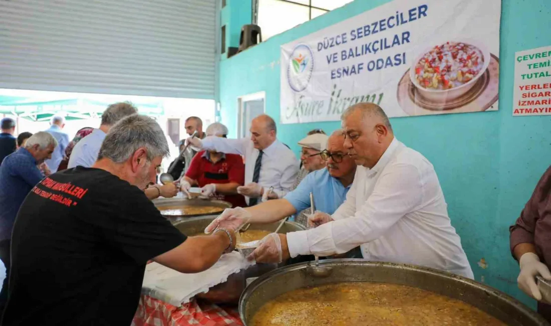 Düzce Sebzeciler ve Balıkçılar Esnaf Odası’ndan Pazar yerinde gerçekleştirilen aşure