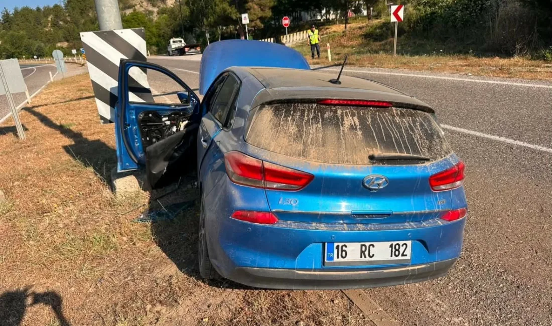 Karabük’ün Safranbolu ilçesinde kontrolden çıkarak refüje çarpan otomobildeki 2’si çocuk