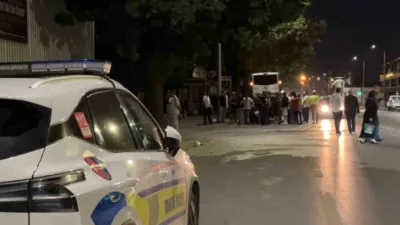 Sakarya’nın Adapazarı ilçesinde iki motosiklet ve bir hafif ticari aracın