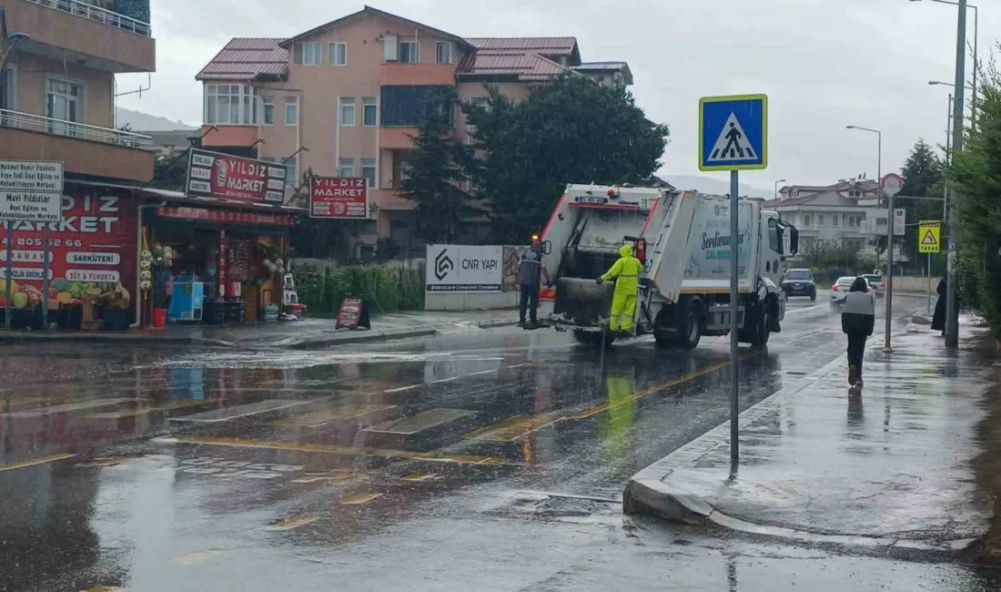 Sakarya’da yaz mevsiminin en sıcak günlerinde bastıran kuvvetli sağanak yağış,