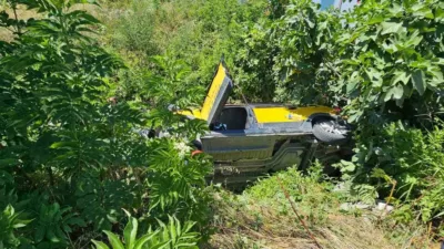 Sakarya’nın Sapanca ilçesinde otomobil ile ticari taksinin çarpışması sonucu meydana