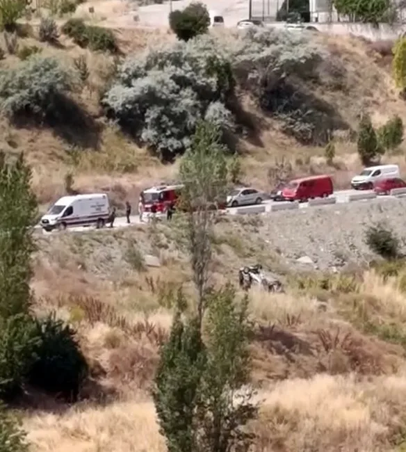 Ankara’da meydana gelen kazada şarampole yuvarlanan otomobilin sürücüsü yaralandı. İddiaya