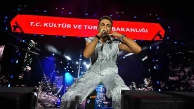 Sakarya Kültür Yolu Festivali kapsamında sahne alan rap sanatçısı Sefo,