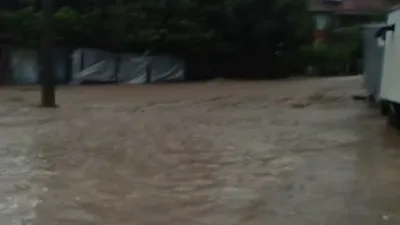 Kastamonu’nun Cide ilçesinde şiddetli yağışların neden olduğu selde derenin taşma