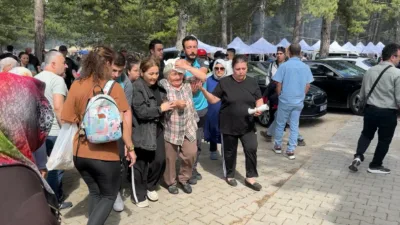 Karabük’te düzenlenen Aladağ Şenlikleri sırasında başına ağaçtan düşen dal parçası