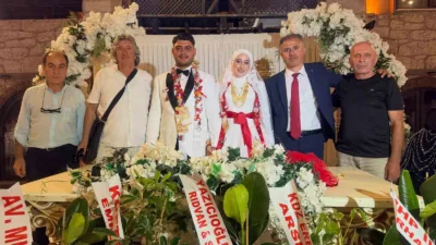 Zonguldak’ın Alaplı ilçesi, hafta sonunun görkemli düğünlerinden birine ev sahipliği