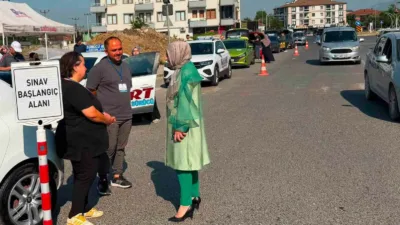 DÜZCE(İHA) – Düzce’de yazılı sınavı geçen sürücü adayları direksiyon sınavında