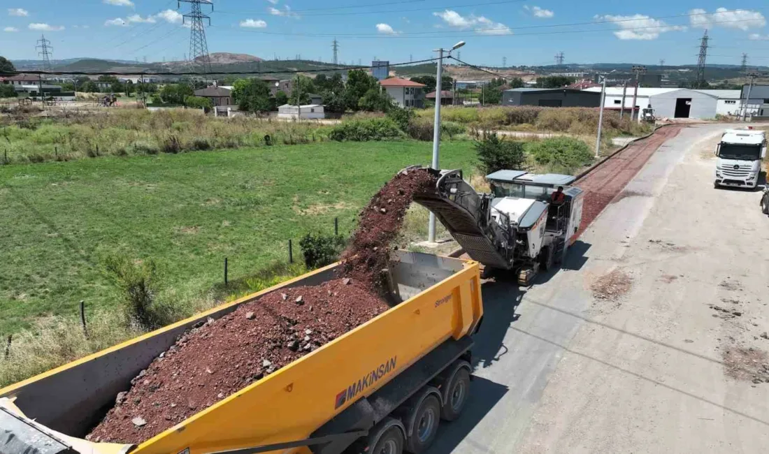 Kartepe Uzunbey Mahallesi’nin ana ulaşım güzergahı olan Reform Caddesi’nde üstyapı